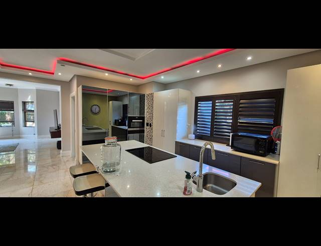 5 BEDROOM HOUSE FOR SALE IN IZINGA RIDGE